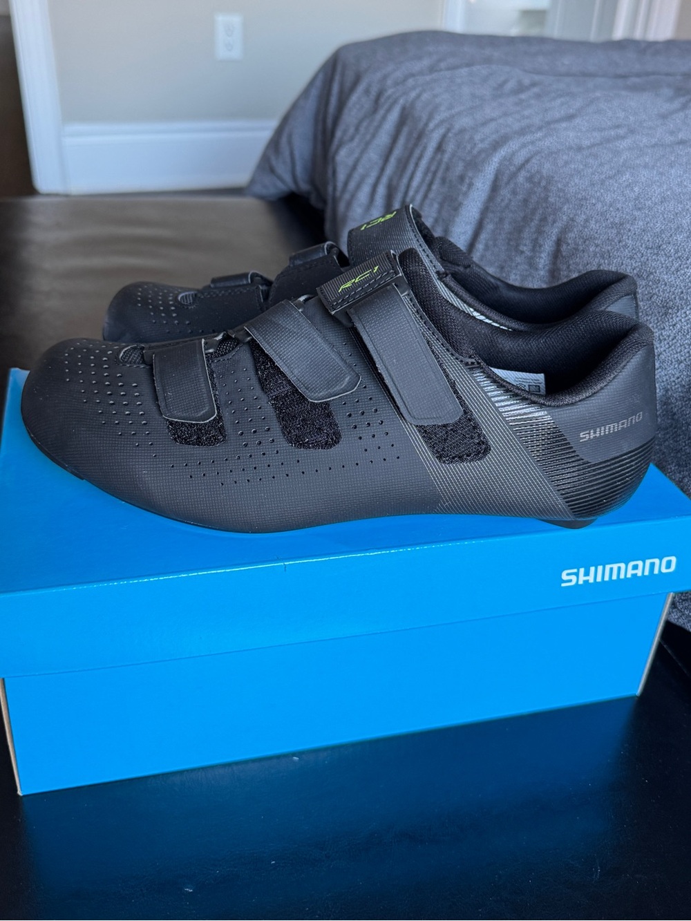 Shimano Men's Black Cycling Shoes with Triple Strap Closure